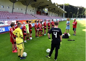 U12 Scheckübergabe Kinderhospiz