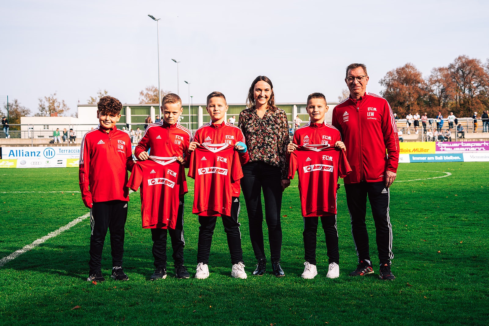 Trikotuebergabe E1 Junioren