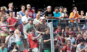 Stehplatz Zuschauer 300