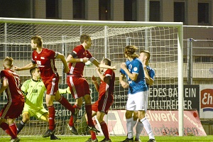 Unterfoehring H02 Strafraum 300