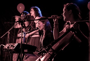 Vivid Curls Sarah Straub 300