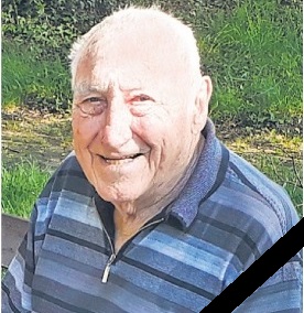 Alf Metzeler mit Schleife