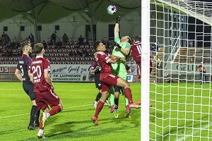 Buchbach H02 Strafraum Baysal Hirschle 300