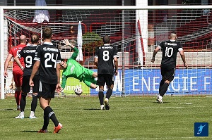 Gebhart verwandelter Elfmeter 300