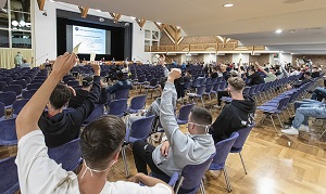 JHV 01 Abstimmung 300