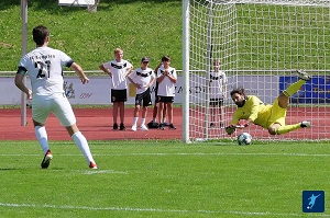 Oezhitay Elfmeter gehalten 300