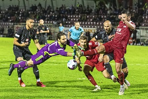 Schweinfurt H04 Oezhitay Strafraum 300