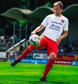 1860 Muenchen FS06 Maier Aufwaermtraining 300