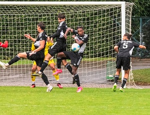 U19 Tuerkguecu H01 Strafraum 300