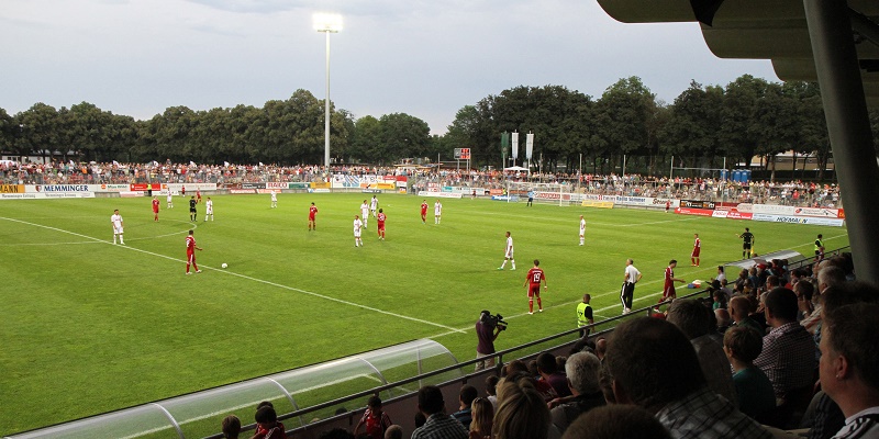 zuschauer tribuene 800 4001